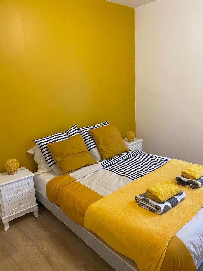 Grand F4 De 71M2 Pour 6 Personnes En Plein Centre Ville 아르파종 외부 사진
